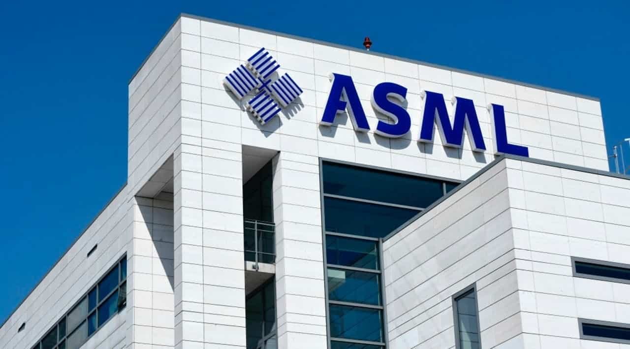 Media: kabinet werkt aan plan om ASML in Nederland te houden Media: kabinet werkt aan plan om ASML in Nederland te houden